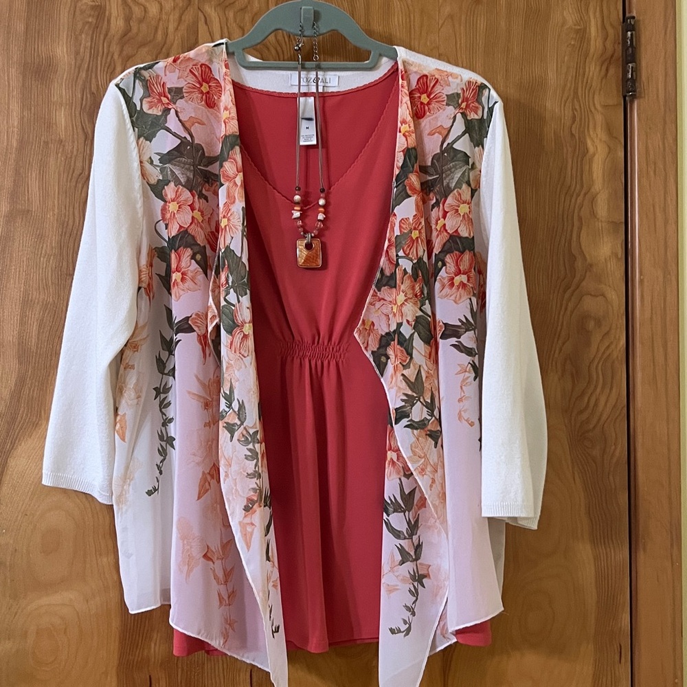 Roz & Ali Floral Open Front Cardigan - White and Orange with shell and necklace